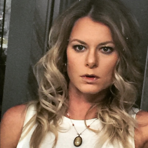 Meet your Posher, Megan - Picture 1 of 1